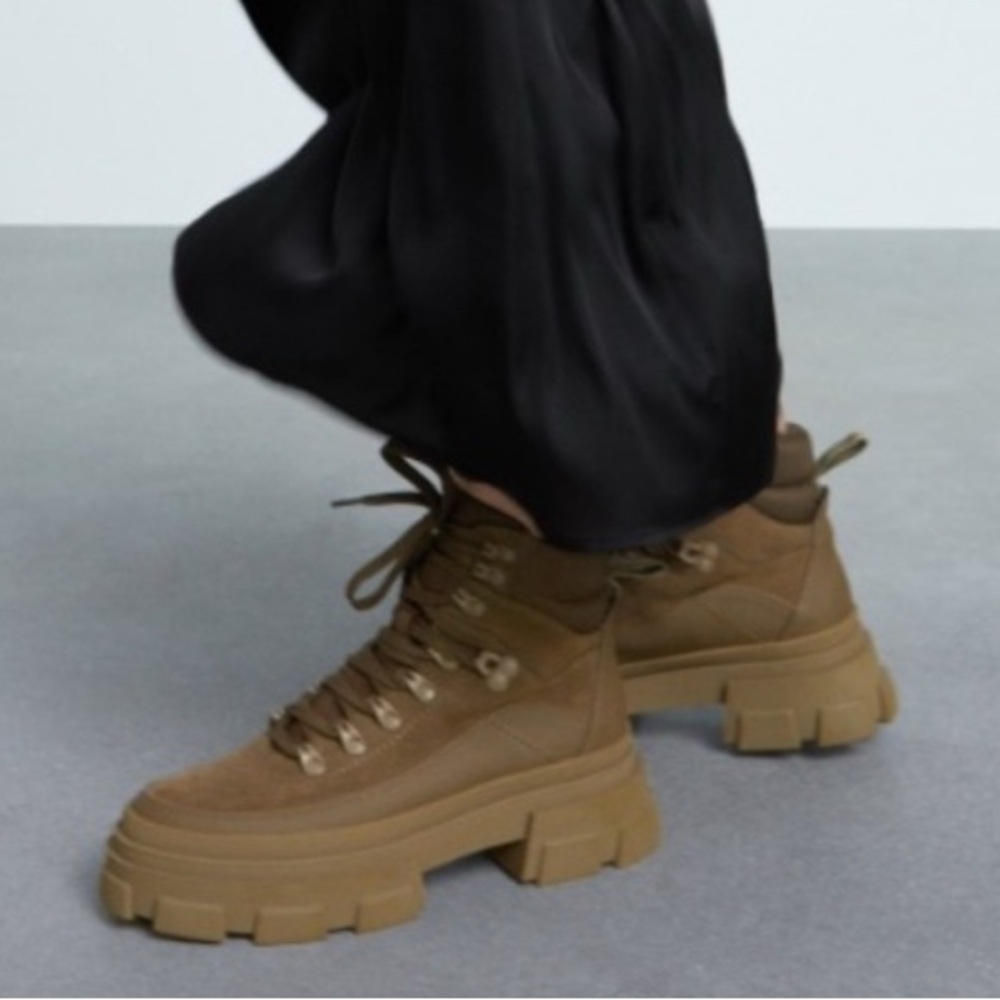 Zara Women Chunky hiking boots in olive green SIZE39